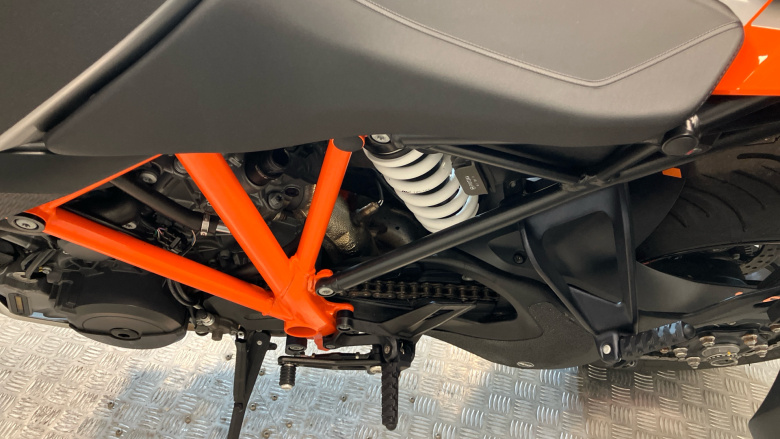Ktm Superduke 1290 Super Duke GT (16MY)